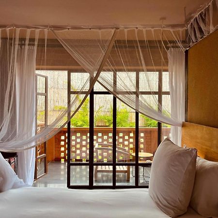 Le Patio Hotel Lome Exterior photo