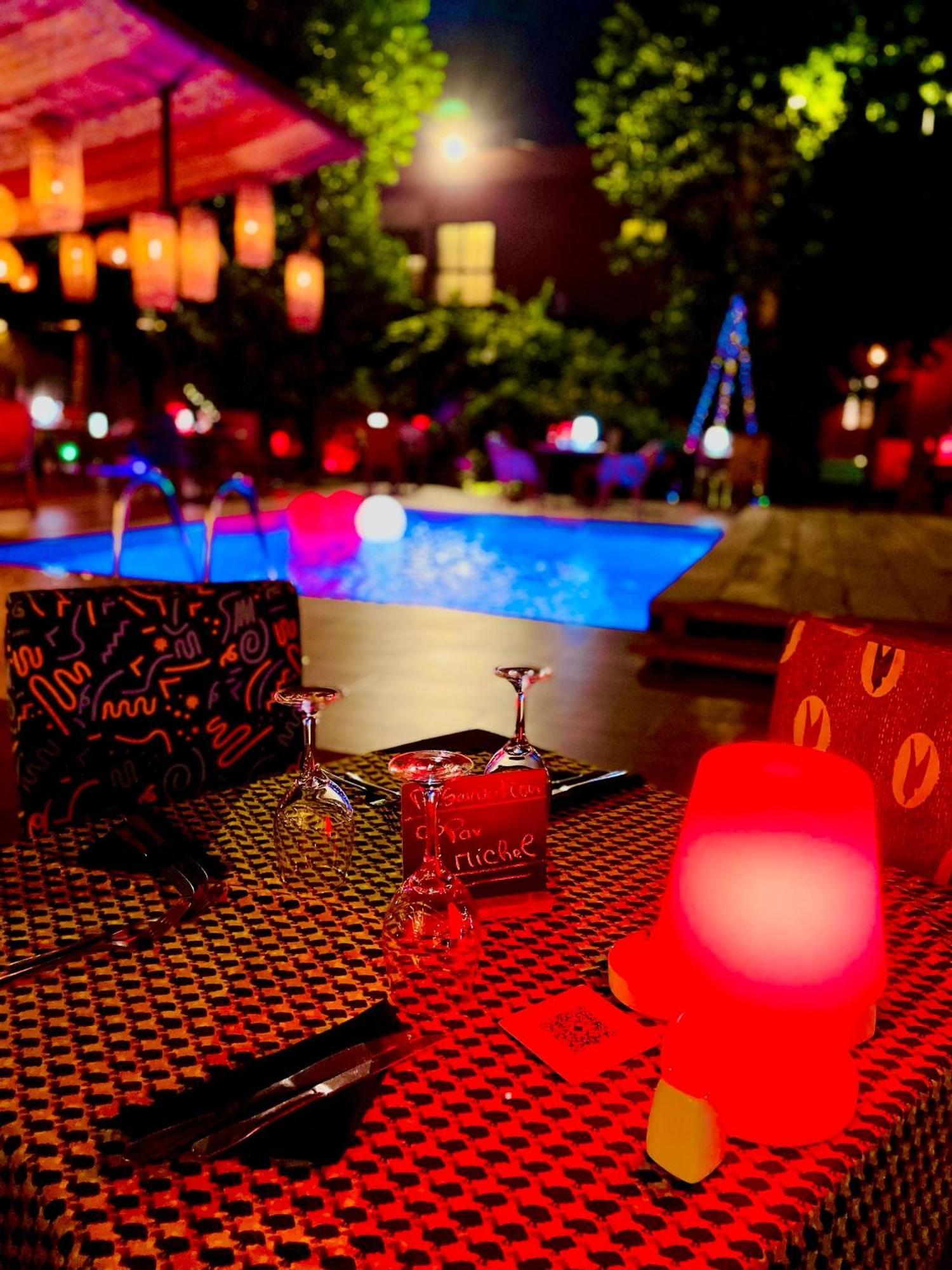 Le Patio Hotel Lome Exterior photo