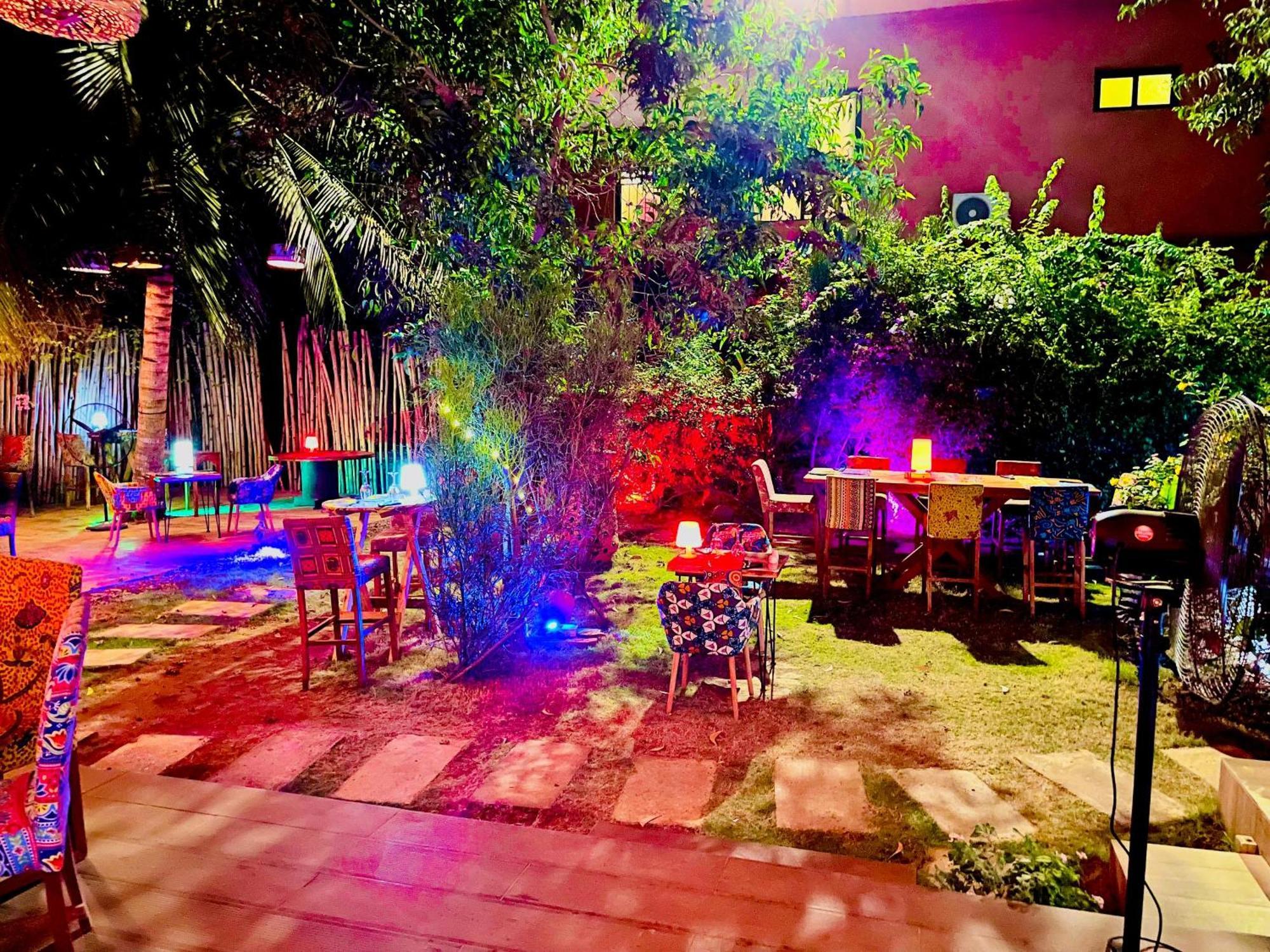 Le Patio Hotel Lome Exterior photo