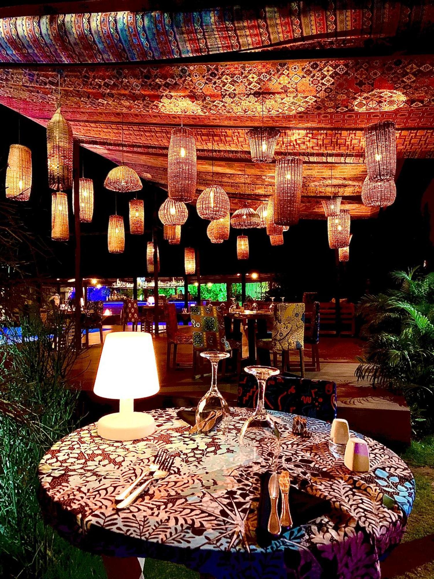 Le Patio Hotel Lome Exterior photo