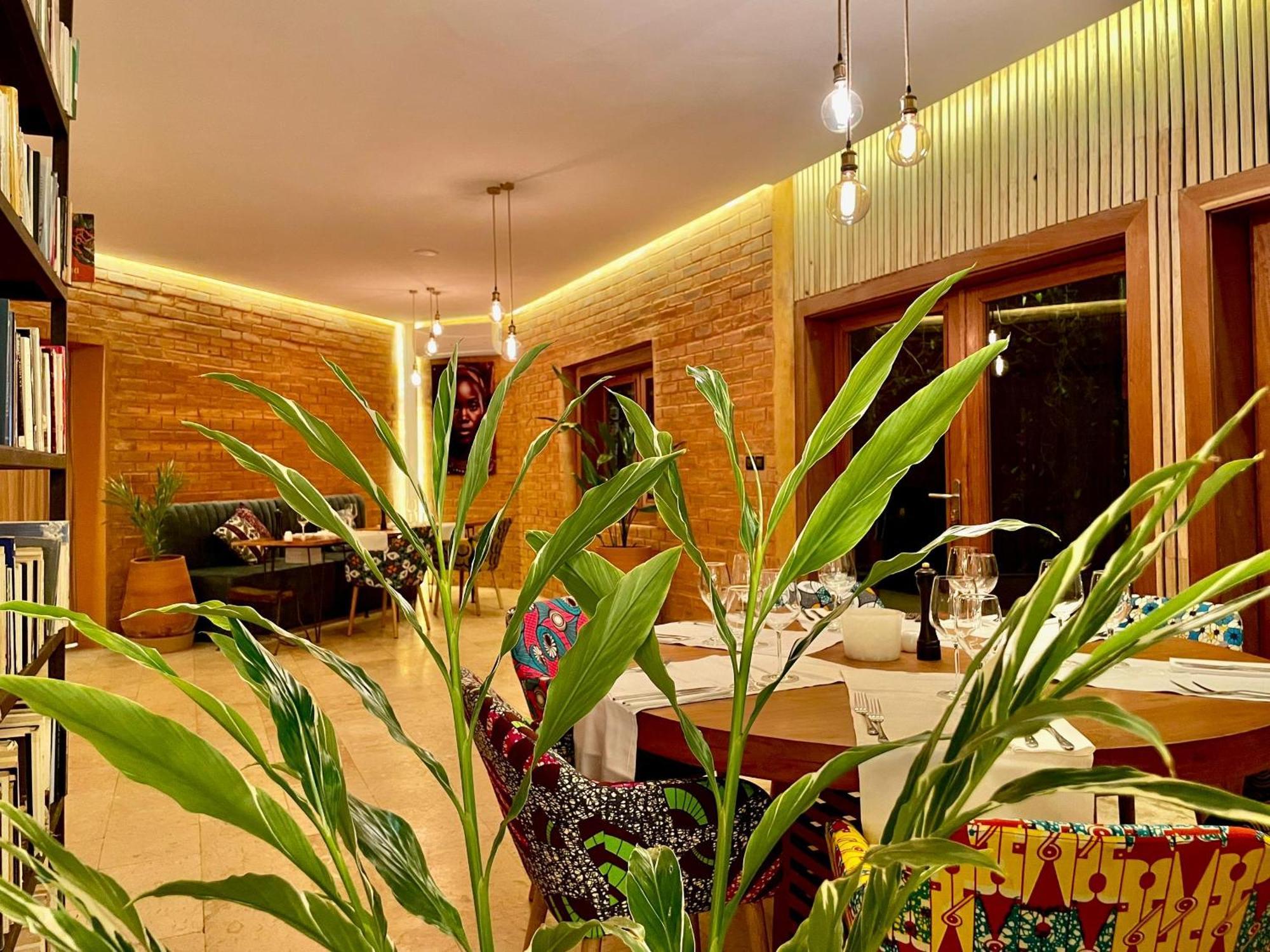 Le Patio Hotel Lome Exterior photo