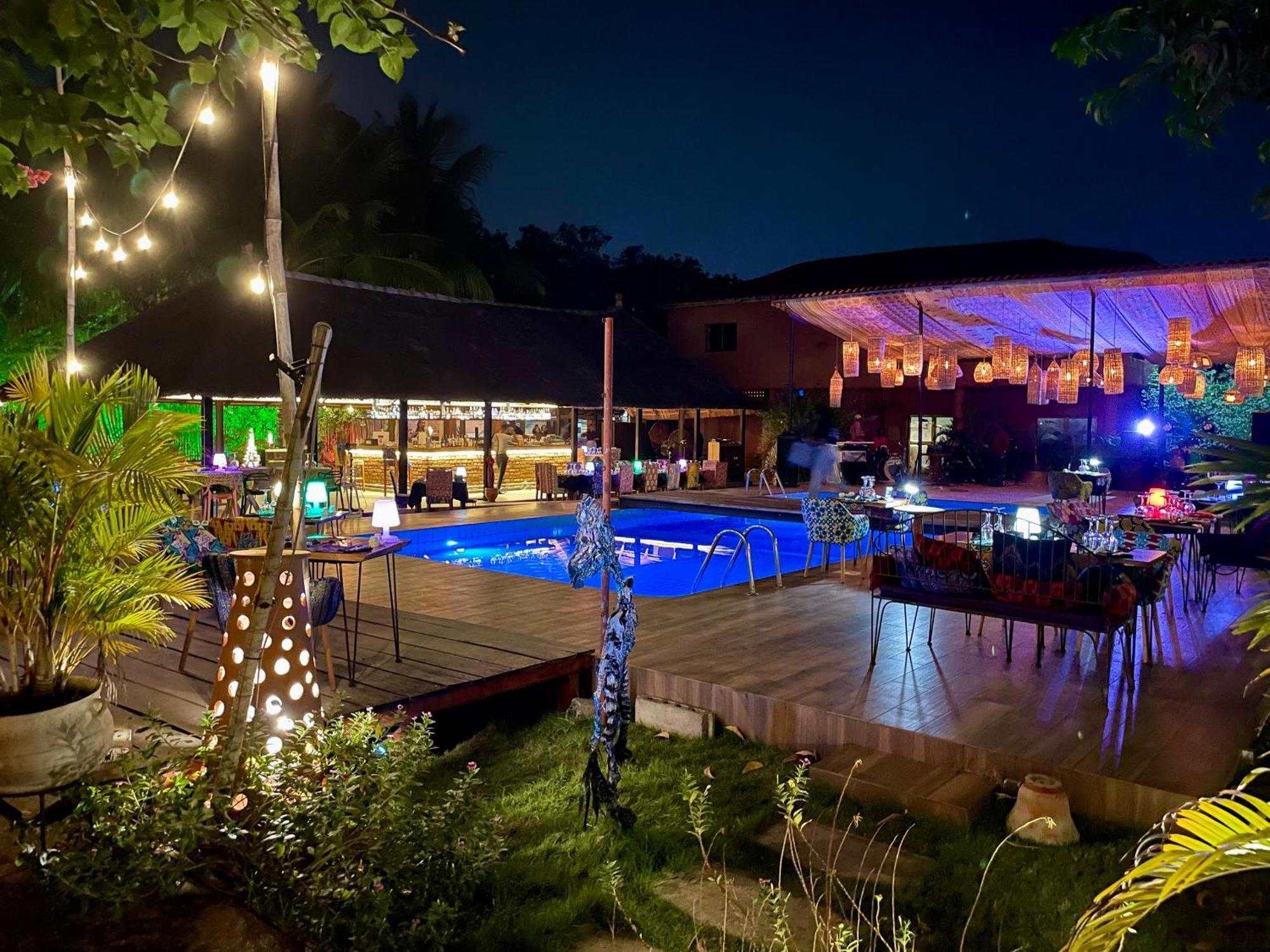 Le Patio Hotel Lome Exterior photo