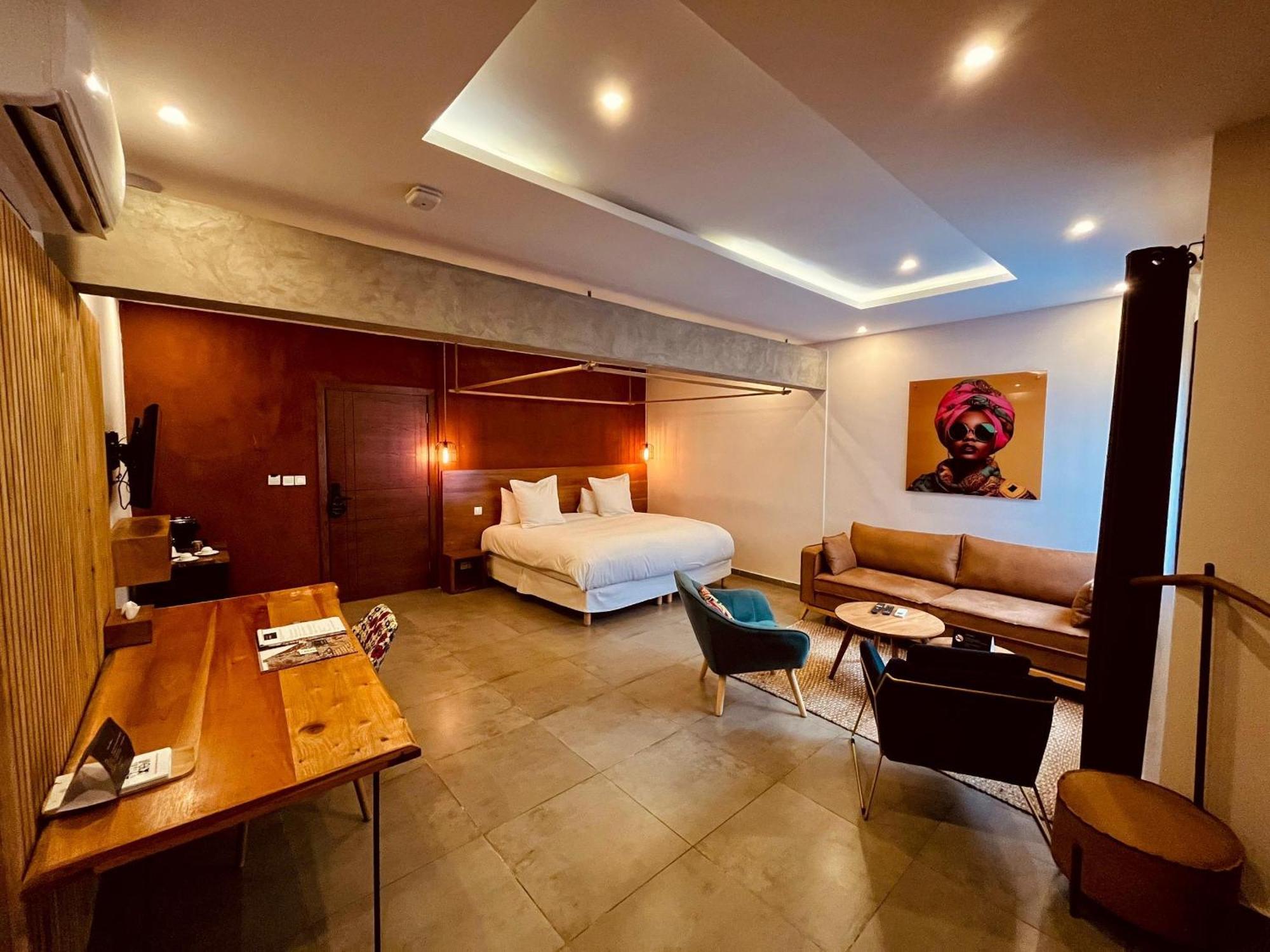 Le Patio Hotel Lome Exterior photo